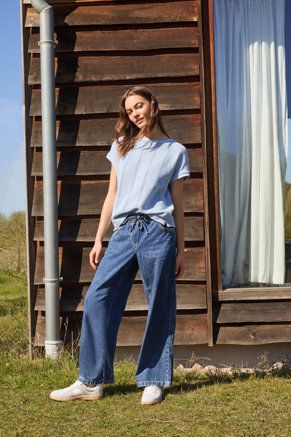 Cecil Damenjeans weiter Schnitt blue denim Culotte Damenshirt hellblau Mode Martin Ostallgäu | © Cecil